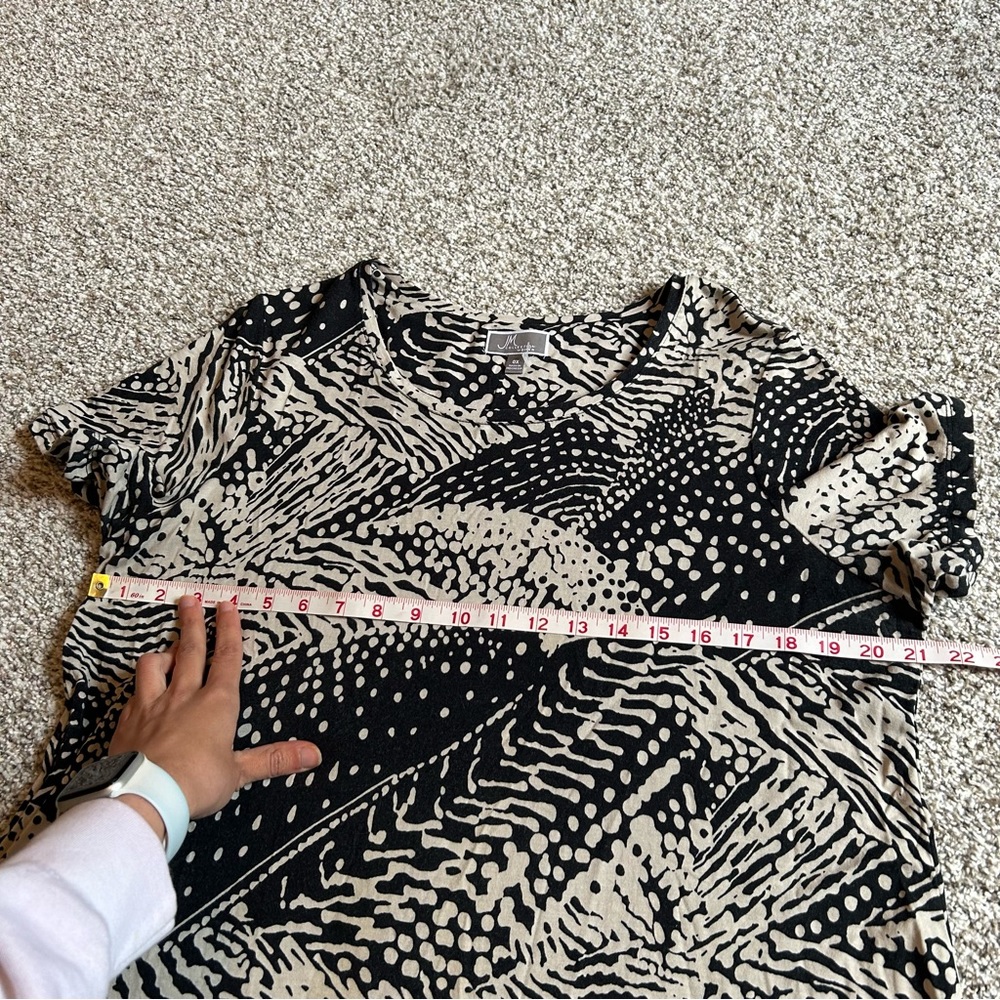 [JM Collection] BOGO $1 Patterned Tee - Picture 6 of 7